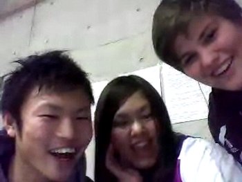Julia mit Freunden in Skype